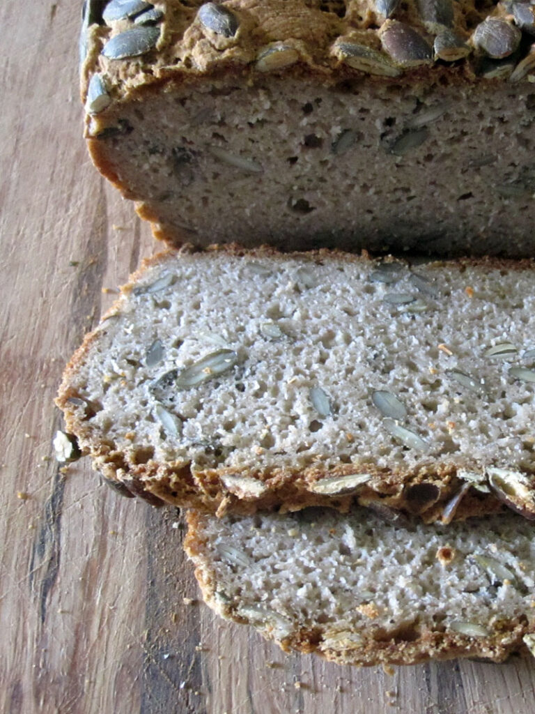 Veganes Glutenfreies Kuerbis Kern Brot 3