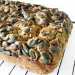 Kürbiskern-Brot (Vegan, Glutenfrei) 8 Veganes Glutenfreies Kuerbis Kern Brot 4 1