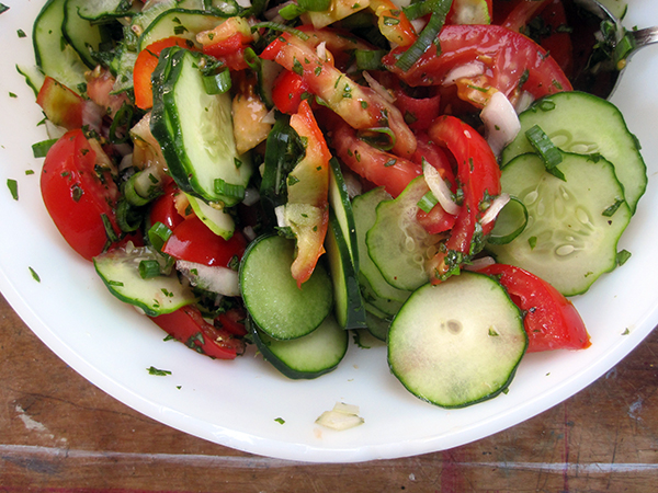 vegan tomato cucumber salad