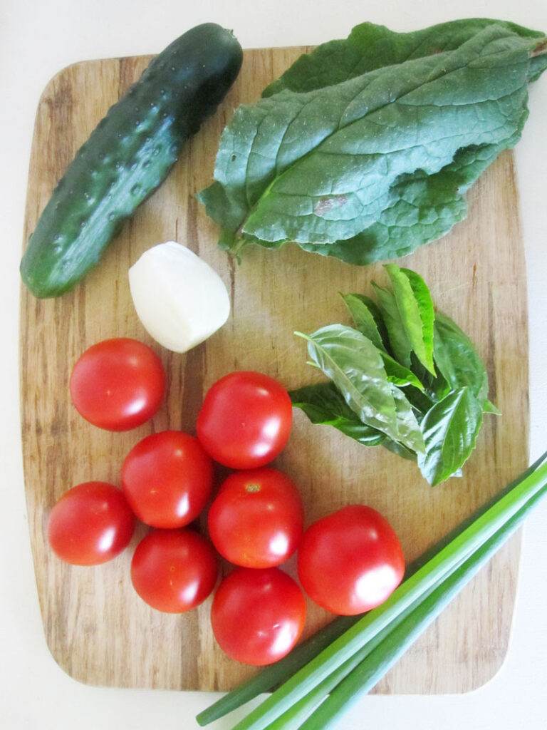 Easy Vegan Tomato Cucumber Salad Recipe 4