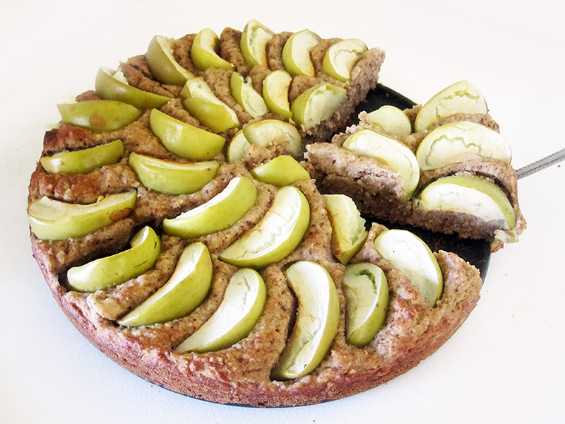 Vegan and gluten-free Apple Walnut Cake