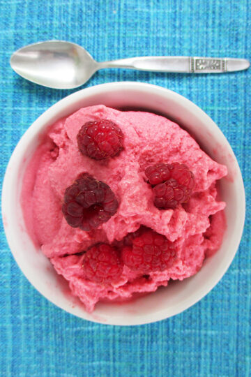 Vegane Glutenfreie Fruchtgesuesste Himbeer Eiscreme Fruchgesuesst Rezept 1 1
