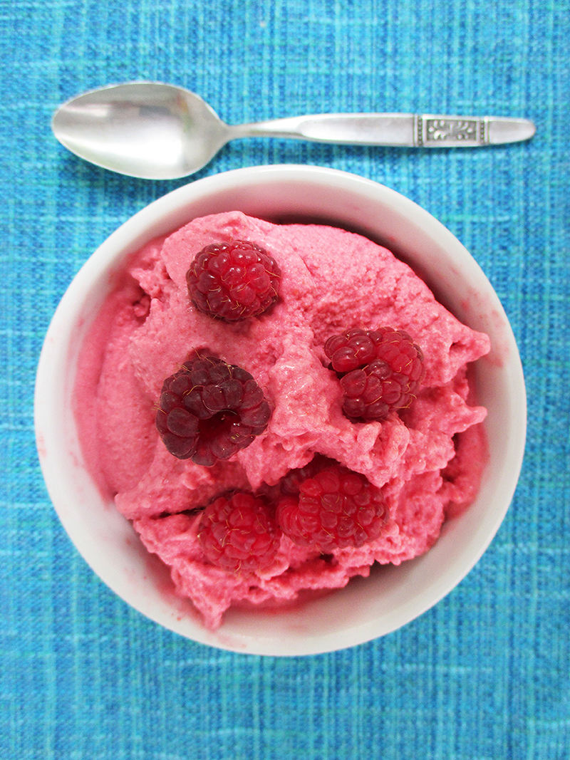 Vegane Glutenfreie Fruchtgesuesste Himbeer Eiscreme Fruchgesuesst Rezept 1
