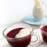 Rohköstliche Chia Rote Grütze mit Cashew Vanille Soße (Vegan, Glutenfrei) 4 Rohkost Chia Beeren Rote Gruetze Fruchtgesuesst Vegan Glutenfrei Rezept