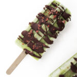 Mint & Chocolate Ice-Pops (Vegan, Gluten-free, Nut-free Option) 10 Vegane Glutenfreie Minze Schoko Eis Am Stiel Ohne Zucker Ohne Milch Rezept 04 1