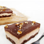 No-Bake Walnut Chocolate Slices (Vegan, Gluten-free, Fruit-sweetened, No Cashews) 11 Nix Backen Vegane Glutenfreie Rohkost Walnuss Schokolade Schnitten Ohne Zucker Ohne Cashews Rezept 3 1