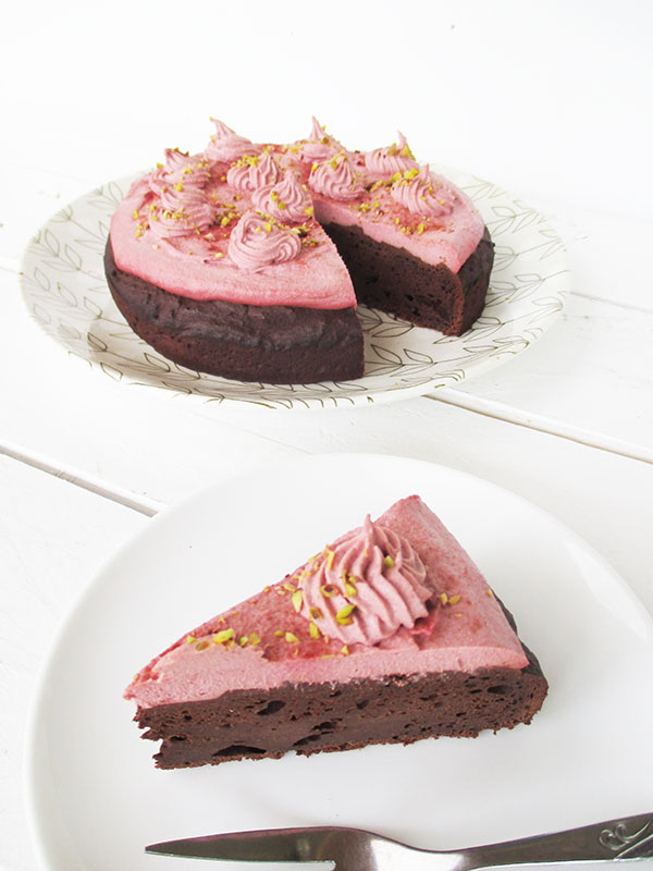 Veganer Glutenfreier Pink Chai Schokoladen Kuchen Rezept