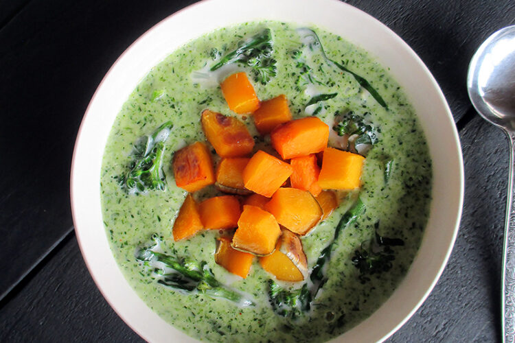 Vegane Glutenfreie Cremige Brokkoli Suppe mit Geroestetem Kuerbis Ohne Milch Ohne Nuesse Rezept 2 1