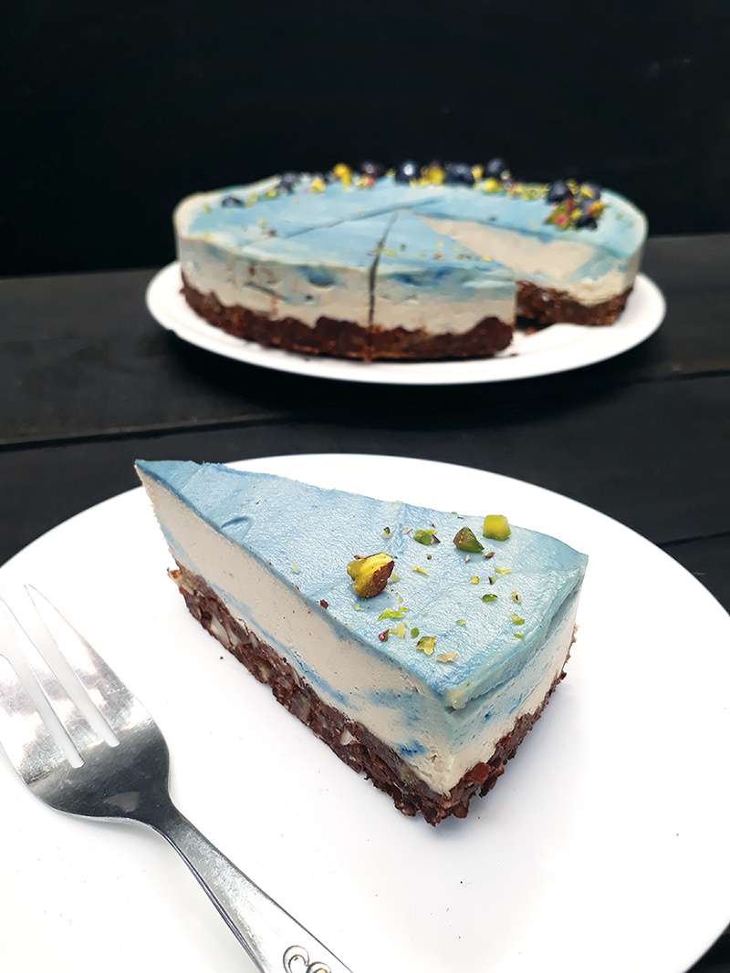 Vegan Gluten free No Bake Dreamy Blue Cake Fruit Sweetened Recipe 4